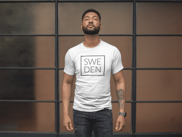 T-Shirt - Sweden in a square (svart print)